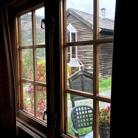 Hotel Fossheim Steinsenter- Solhell Cabin Lom